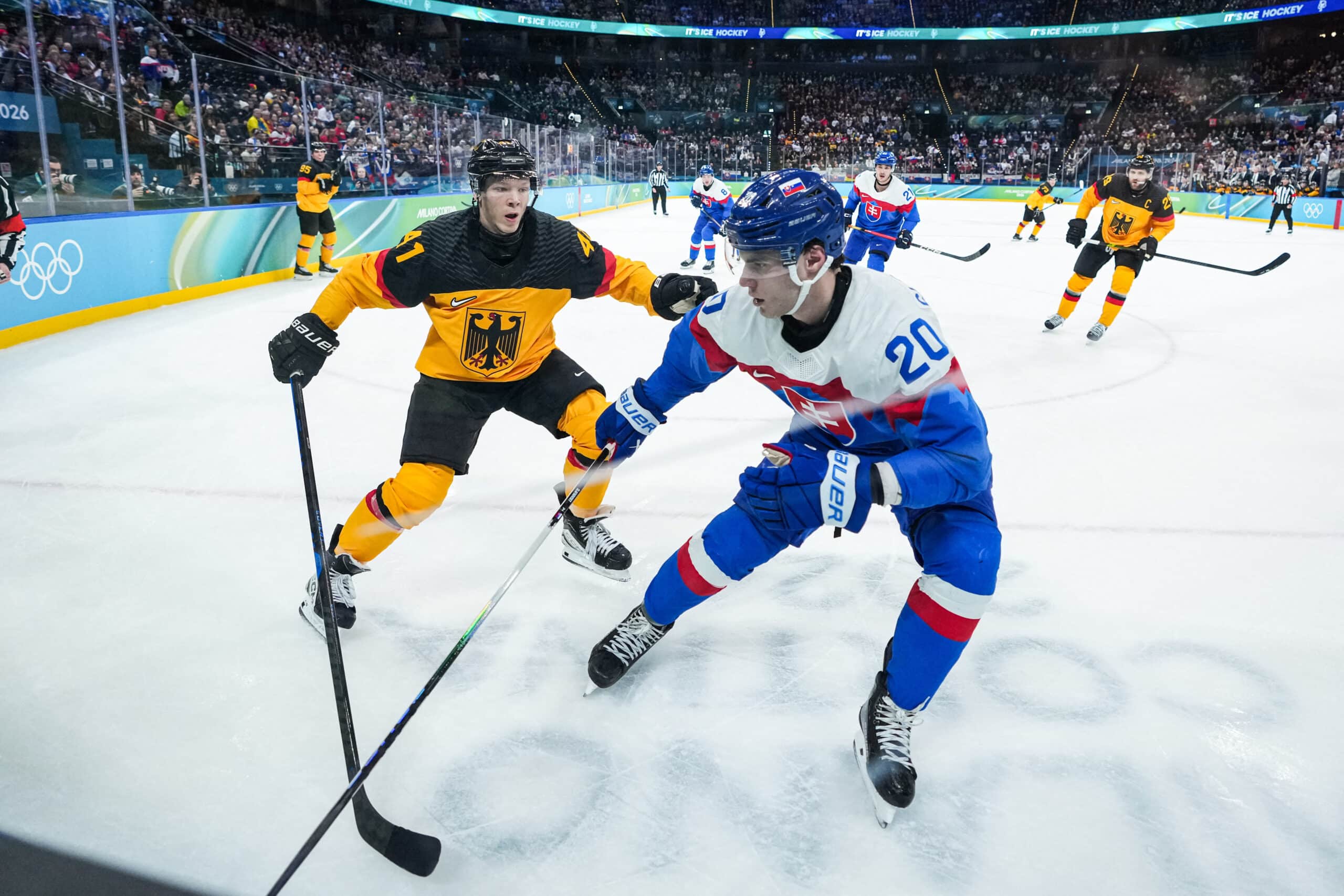 Juraj Slafkovsky Jonas Müller