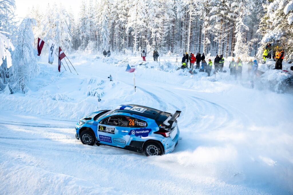Teemu Suninen ja Janni Hussi Ruotsin MM-rallissa helmikuussa 2026