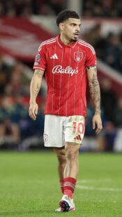 Teemu Suninen ja Janni Hussi Ruotsin MM-rallissa talvella 2026