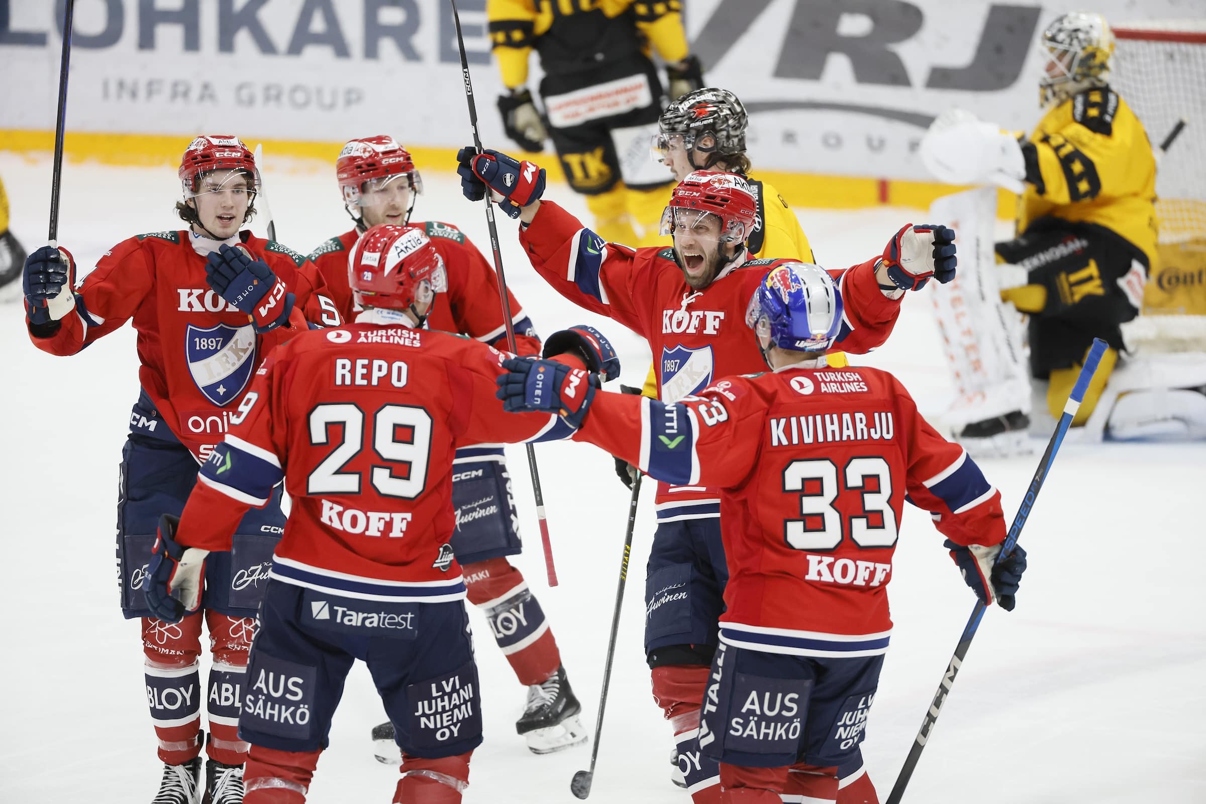 HIFK juhlii maalia