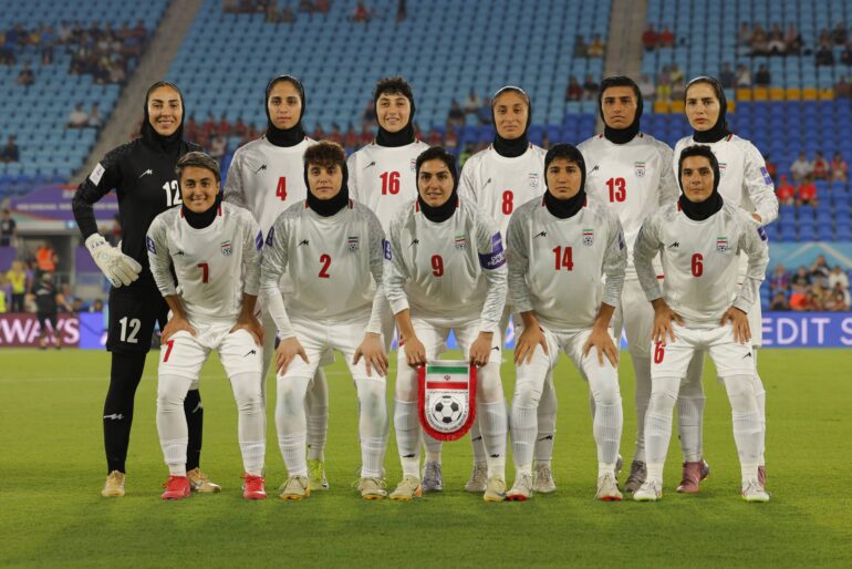 Iranin naisten jalkapallomaajoukkue.