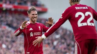 Liverpoolin Alexis Mac Allister ja Hugo Ekitike juhlivat maalia helmikuussa 2026