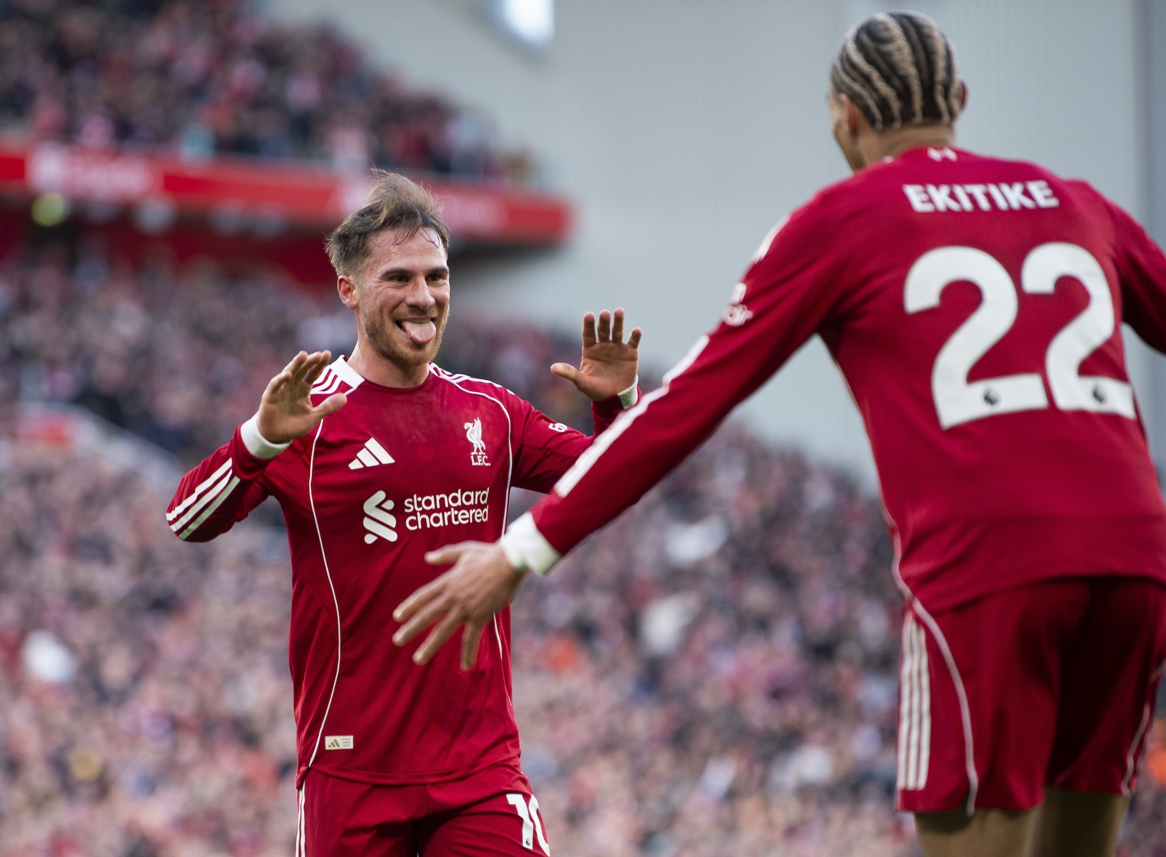 Liverpoolin Alexis Mac Allister ja Hugo Ekitike juhlivat maalia helmikuussa 2026