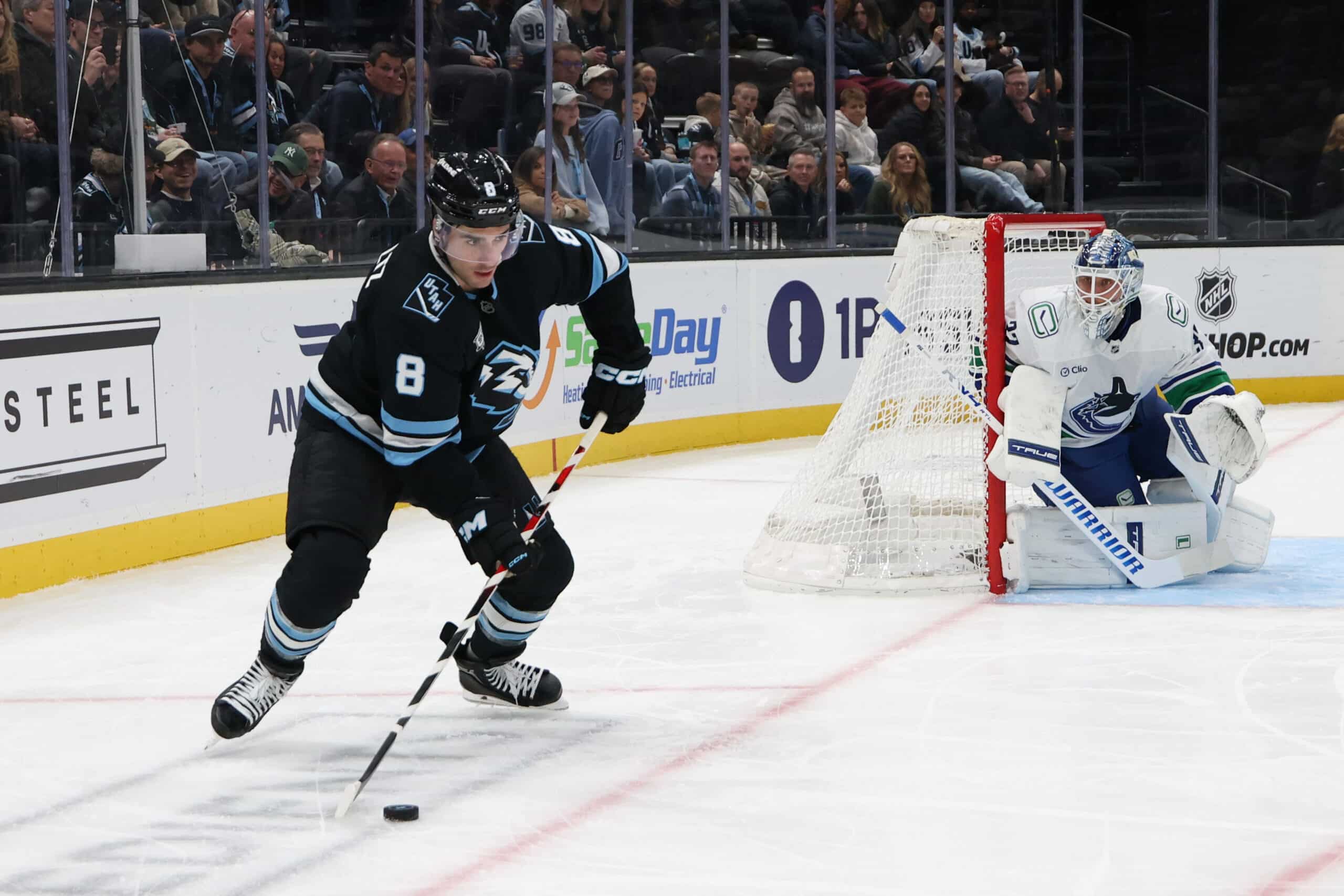 Utah Mammothin yhdysvaltalaishyökkääjä Nick Schmaltz teki massiivisen jatkosopimuksen