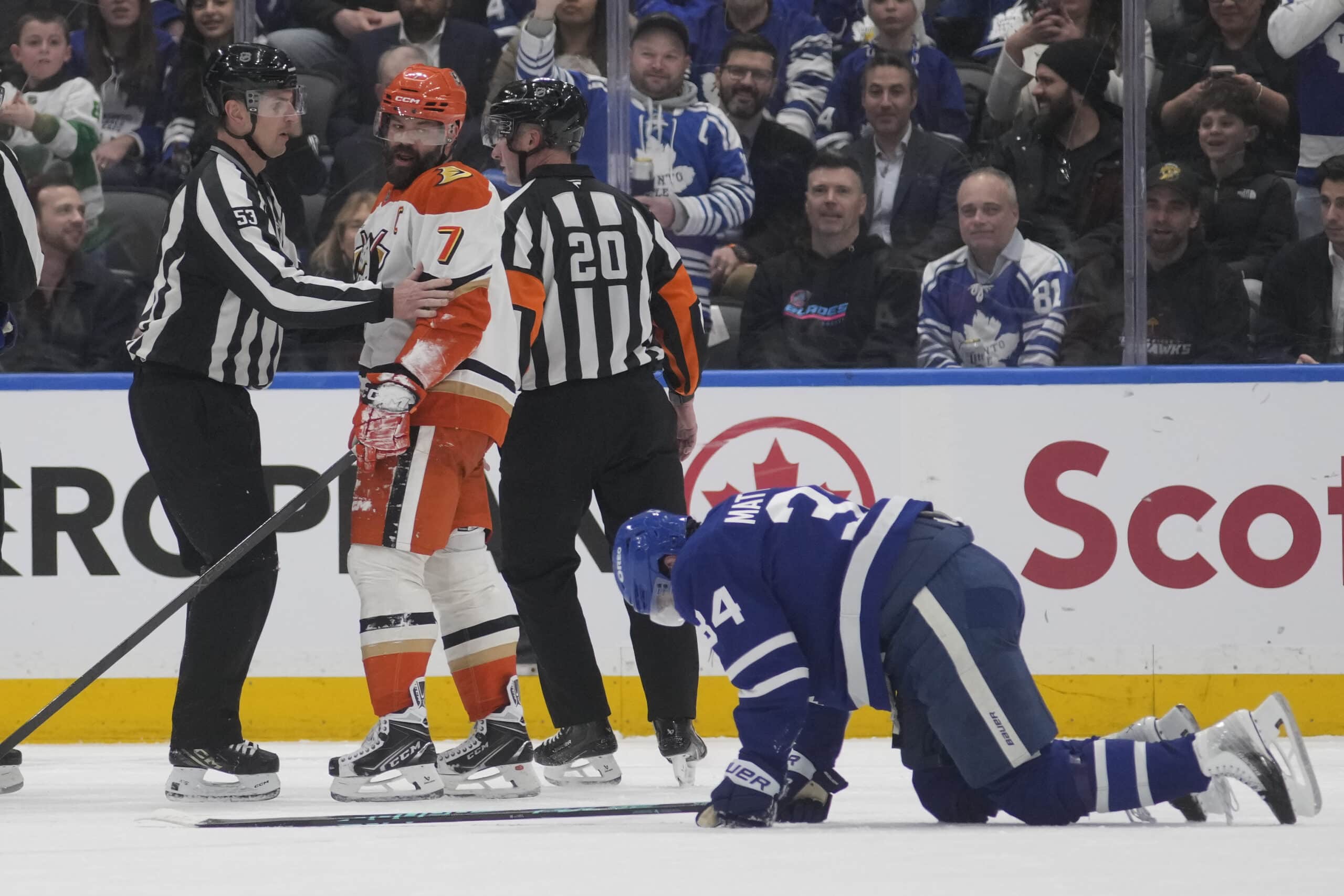 Radko Gudas, Auston Matthews