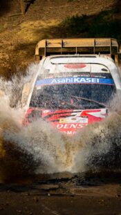 epa11983358 Iivo Niskanen of Finland in the finish area at the Men 50.0 km Mass Start Classic event at the FIS Cross Country World Cup in Lahti, Finland, 23 March 2025.  EPA-EFE/Kimmo Brandt