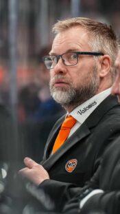 Dec 30, 2024; Seattle, Washington, USA; Seattle Kraken right wing Kaapo Kakko (84) shoots the puck against the Utah Hockey Club during the first period at Climate Pledge Arena. Mandatory Credit: Joe Nicholson-Imagn Images