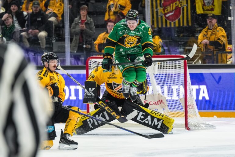 Ilveksen ja KalPan vääntöä pudotuspeleissä keväällä 2026