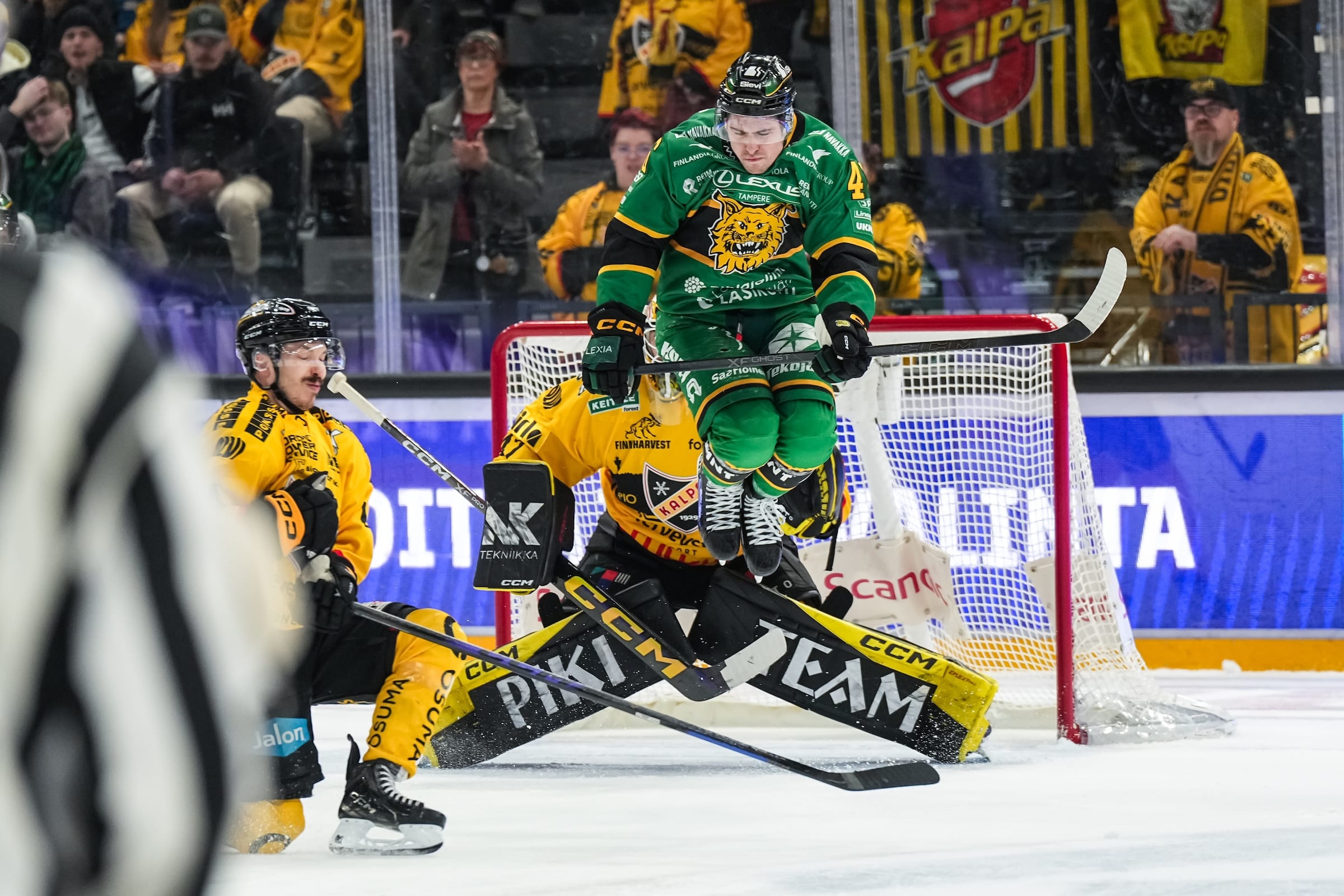 Ilveksen ja KalPan vääntöä pudotuspeleissä keväällä 2026