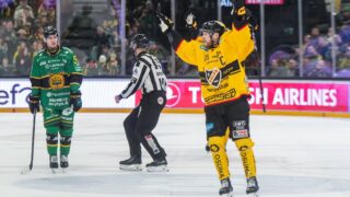 KalPan Jaakko Rissanen juhlii maalia Ilvestä vastaan SM-liigan pudotuspeleissä keväällä 2026