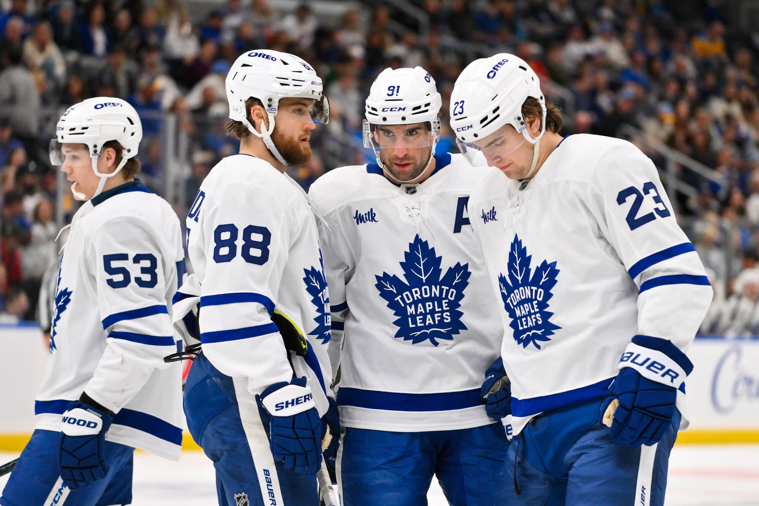 Toronto Maple Leafsin William Nylander, John Tavares ja Matthew Knies