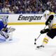 Ukko-Pekka Luukkonen (vas.), Buffalo Sabres, Viktor Arvidsson, Boston Bruins