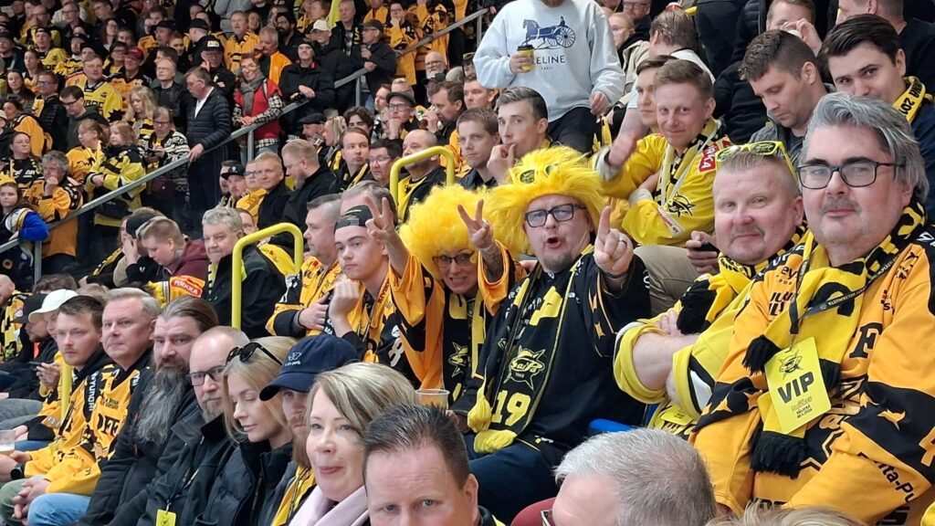 SaiPa fanit kannattajat Marko Puustinen Suvi Kuivila-Puustinen