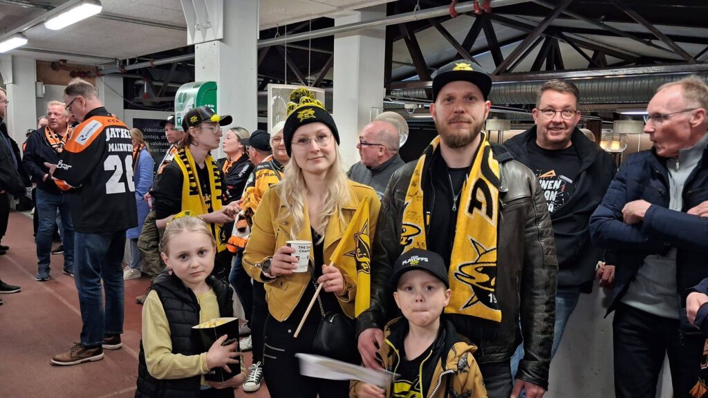 SaiPa perhe Nelli, Kaija, Veeti ja Janne Karhu