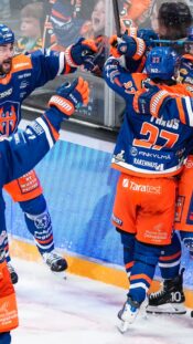 Tappara juhlii maalia SM-liigan finaaleissa keväällä 2026