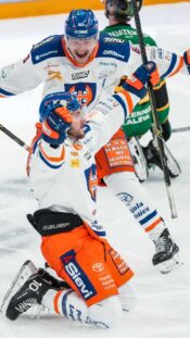 Tappara juhlii maalia kevään 2026 SM-liigan pudotuspeleissä