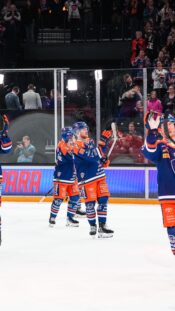 Tappara juhlii kolmannen SM-liigan finaalin voittoa Tampereella