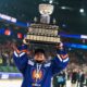 Tapparan Christian Heljanko Kanada-maljan kanssa keväällä 2026