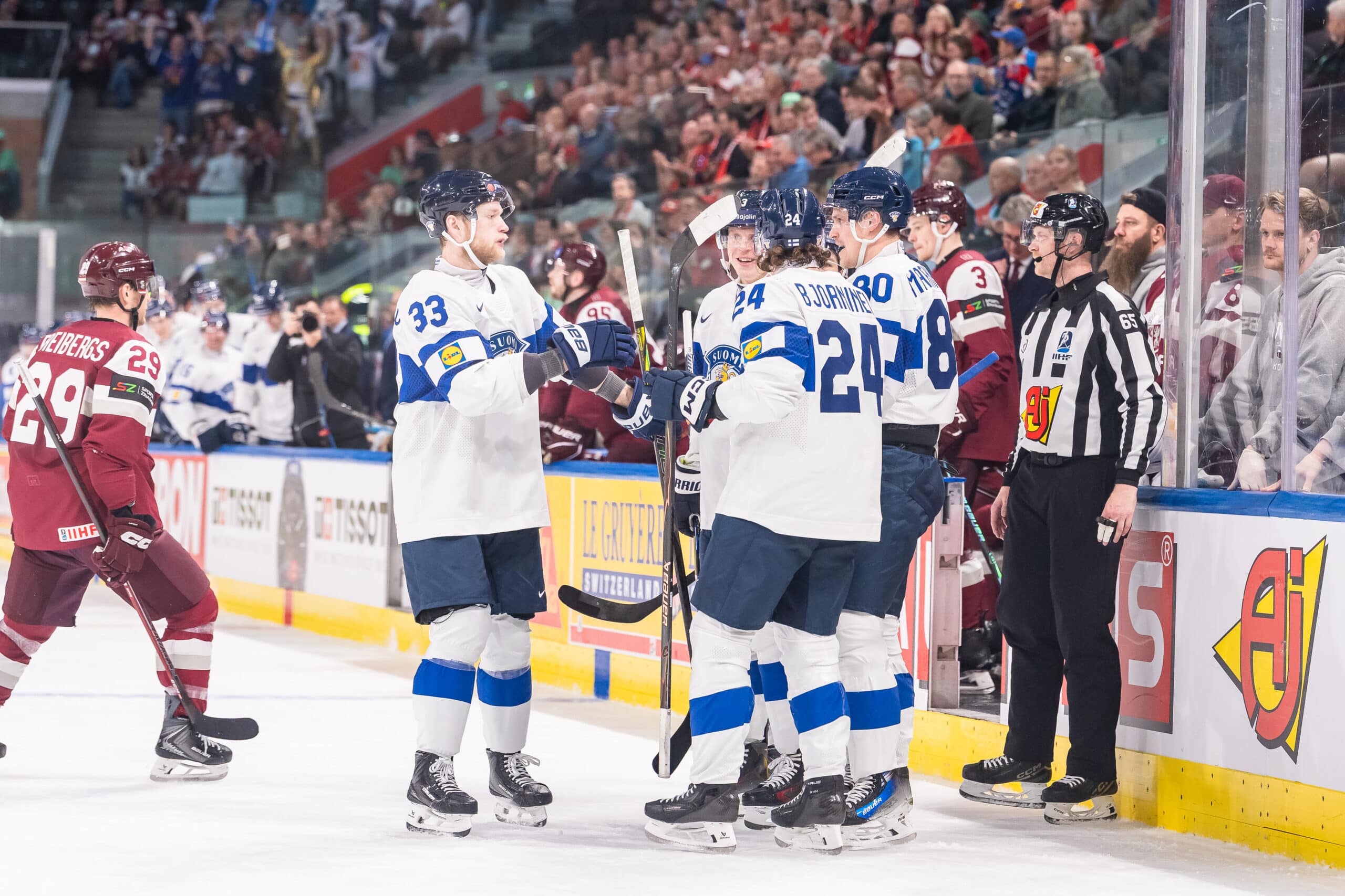 Leijonat juhlii maalia Latviaa vastaan MM2026
