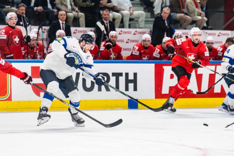 Leijonat Sveitsi Aleksander Barkov