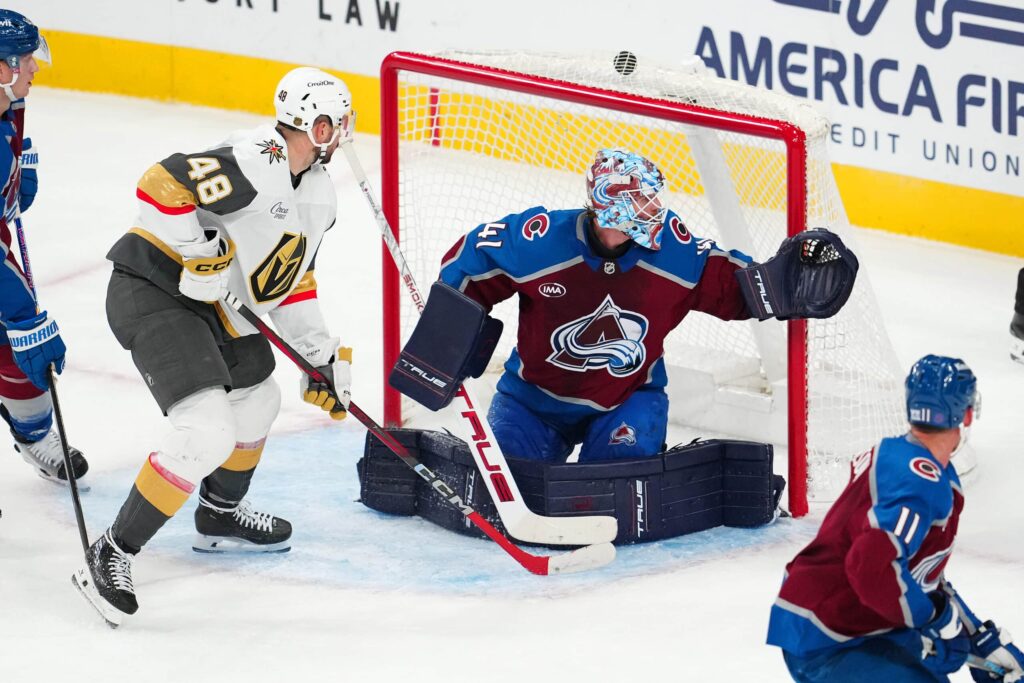 Colorado Avalanchen maalivahti Scott Wedgewood ja Vegas Golden Knightsin tshekkihyökkääjä Tomas Hertl
