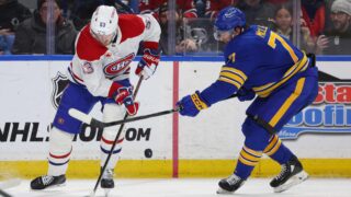 Montreal Canadiensin kanadalaispuolustaja Noah Dobson ja Buffalo Sabresin keskushyökkääjä Ryan McLeod
