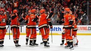 Anaheim Ducks juhlii jatkopaikkaa NHL:n pudotuspeleissä keväällä 2026