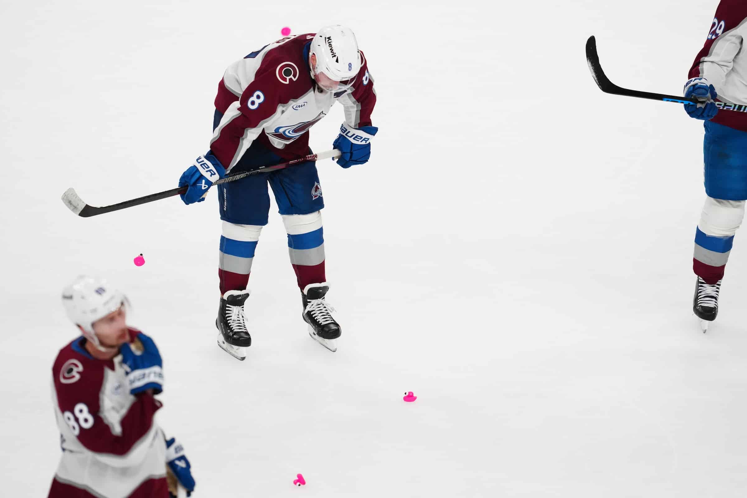 Colorado Avalanchen Cale Makar pettyneenä keväällä 2026