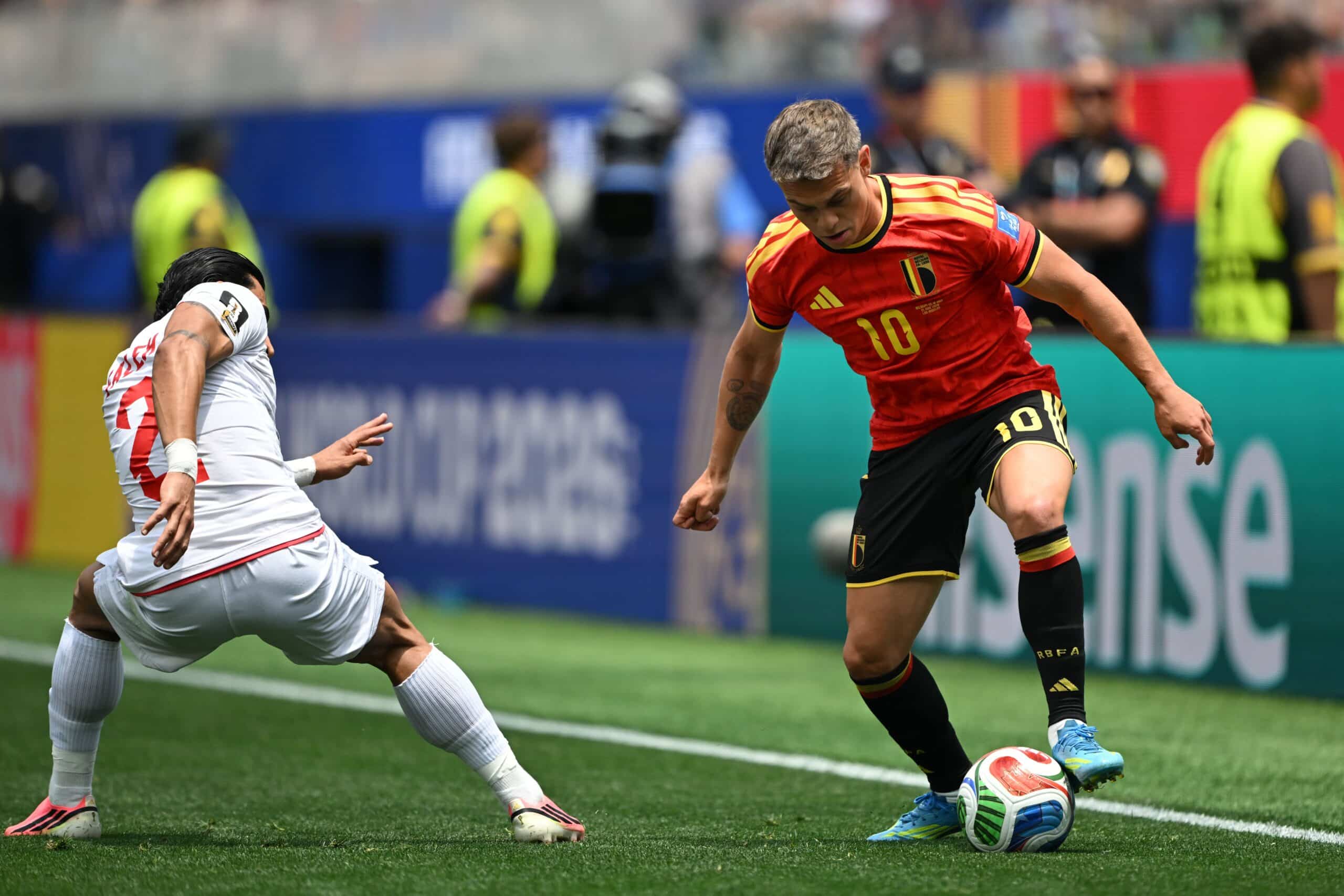 Leandro Trossard Saleh Hardani Iran Belgia