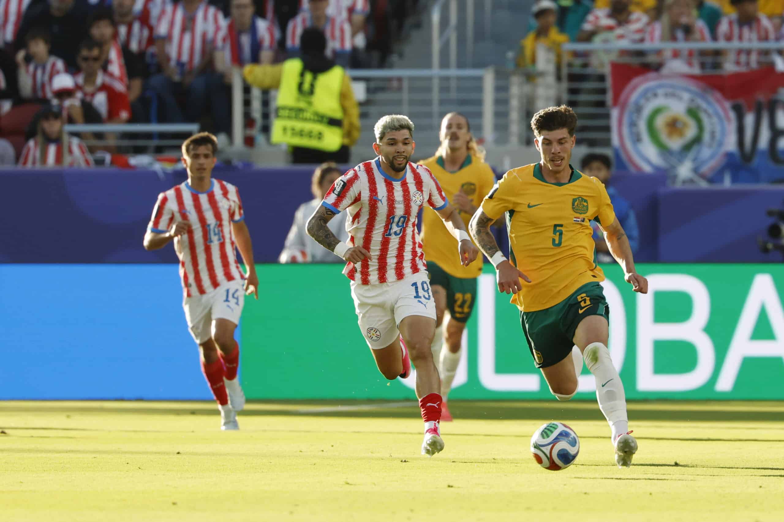Paraguay Australia Jordan Bos Julio Enciso