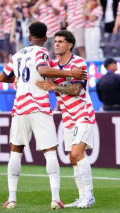 USA:n MM-kisa-avaus herätti suuria tunteita. Kuvassa Christian Pulisic