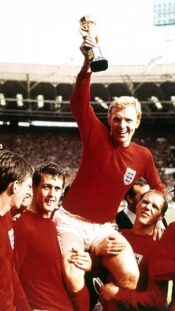 Englanti 1966 Bobby Moore Jack Charlton Nobby Stiles Gordon Banks Alan Ball Martin Peters Geoff Hurs, Ray Wilson George Cohen Bobby Charlton