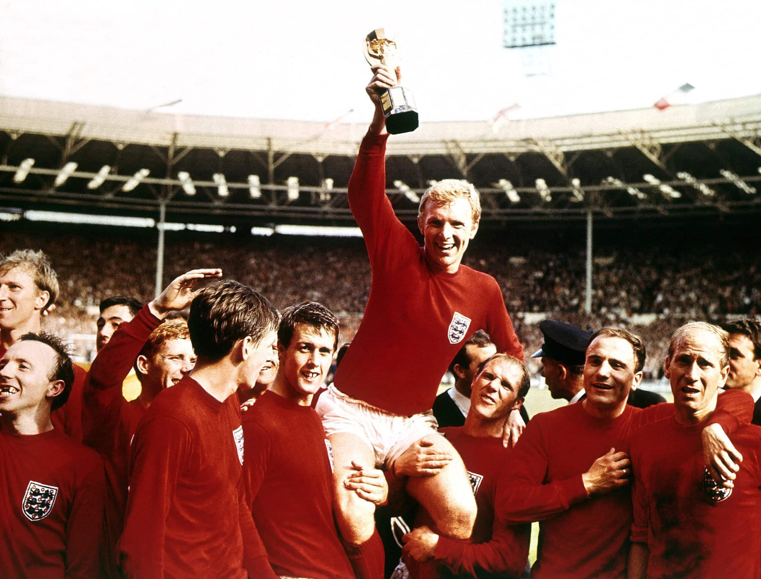 Englanti 1966 Bobby Moore Jack Charlton Nobby Stiles Gordon Banks Alan Ball Martin Peters Geoff Hurs, Ray Wilson George Cohen Bobby Charlton