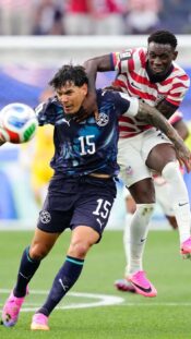 Gustavo Gomez Folarin Balogun USA Paraguay