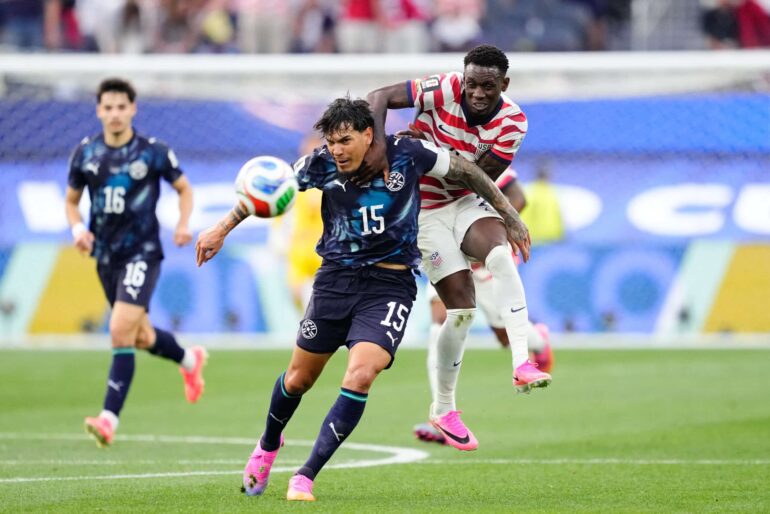 Gustavo Gomez Folarin Balogun USA Paraguay