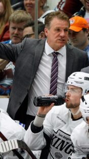 Los Angeles Kingsin päävalmentajana toiminut Jim Hiller siirtyy Toronton palveluksiin
