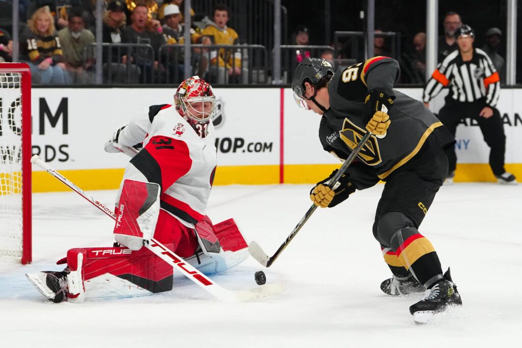 Carolina Hurricanesin tanskalaismaalivahti Frederik Andersen ja Vegas Golden Knightsin kanadalaistähti Mitch Marner