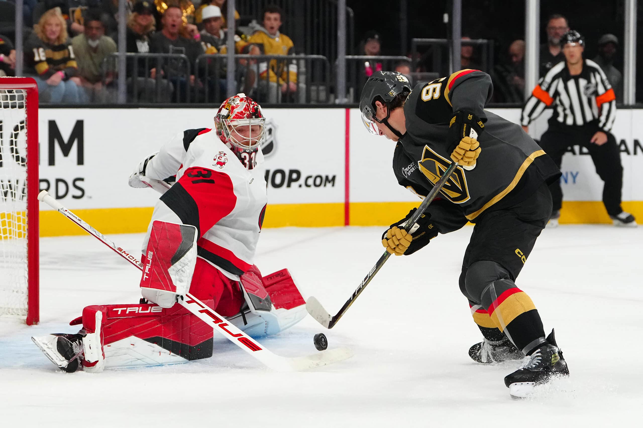 Carolina Hurricanesin tanskalaismaalivahti Frederik Andersen ja Vegas Golden Knightsin kanadalaistähti Mitch Marner