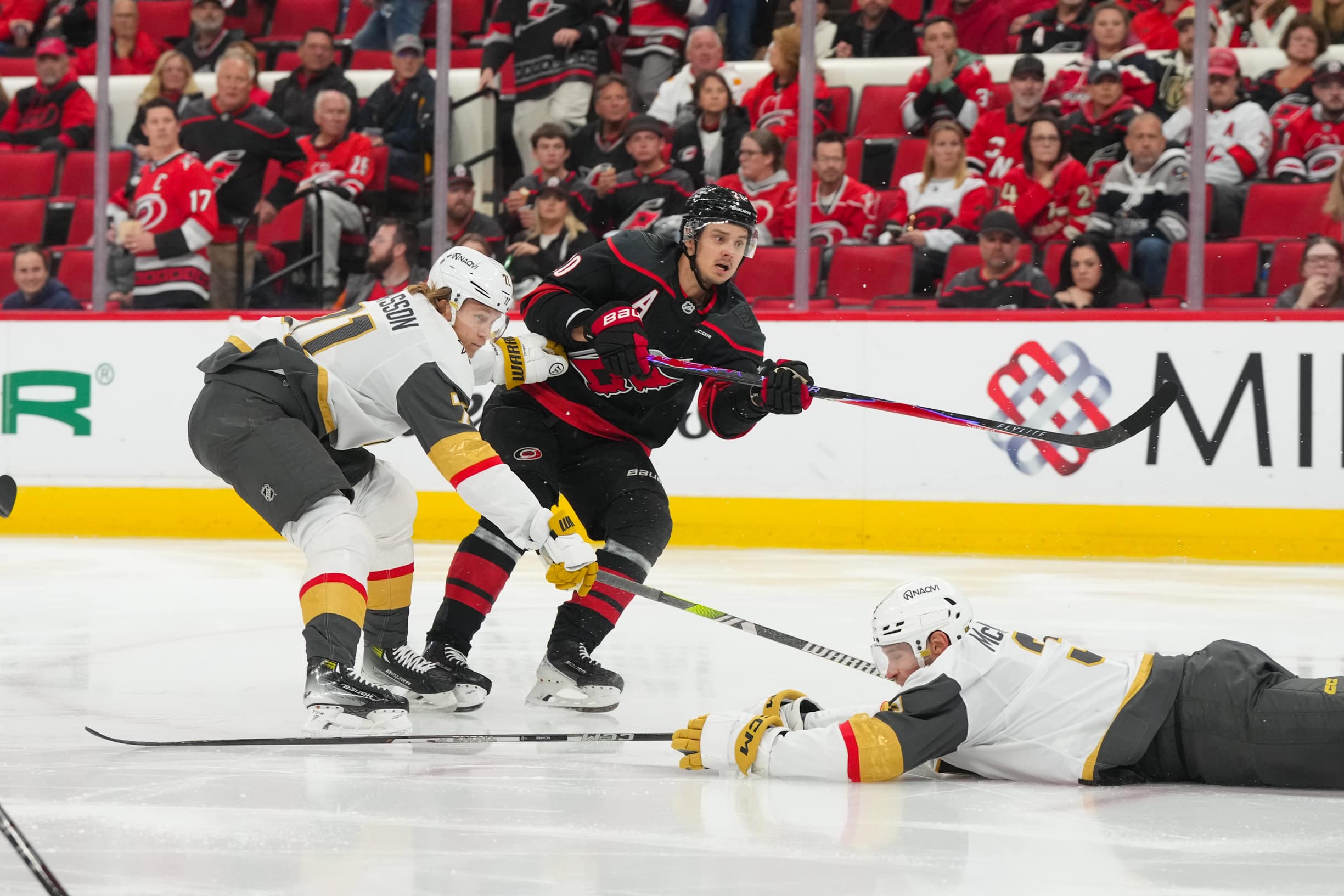 Vegas Golden Knights pitää Carolina Hurricanesin Sebastian Ahon kurissa?