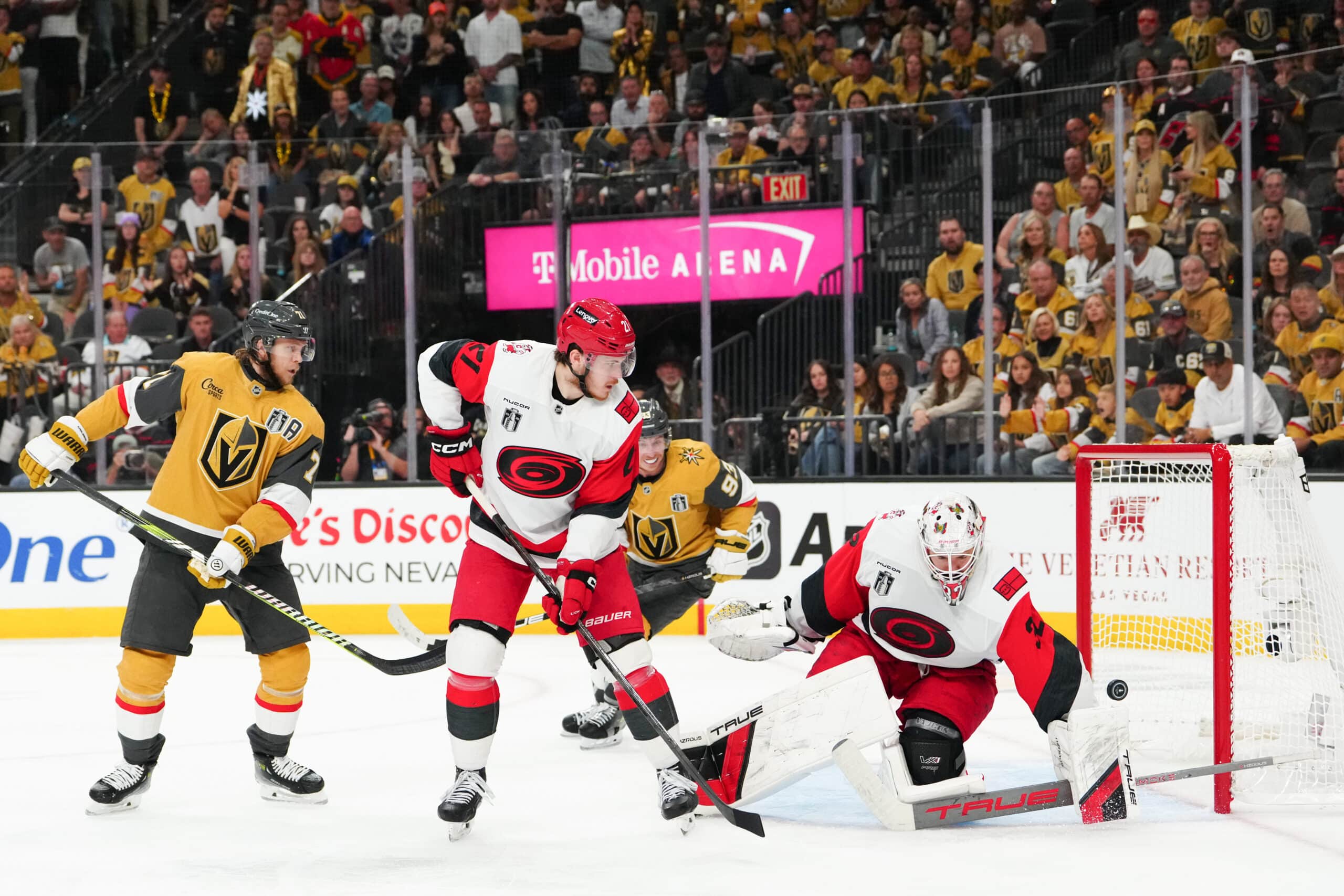 Vegas Golden Knights ja Carolina Hurricanes, NHL-finaalit 2026