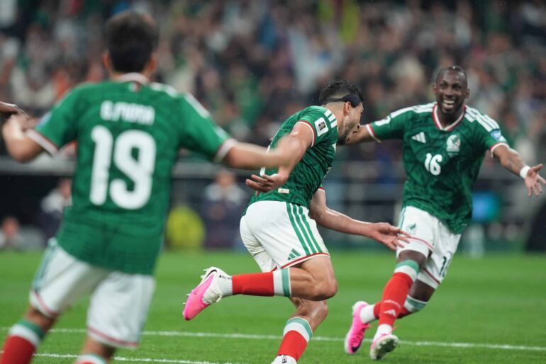 Meksiko Raul Jimenez Julian Quinones