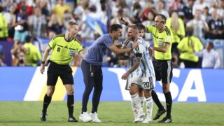 Julian Alvarez Lionel Scaloni Alexis Mac Allister Argentiina