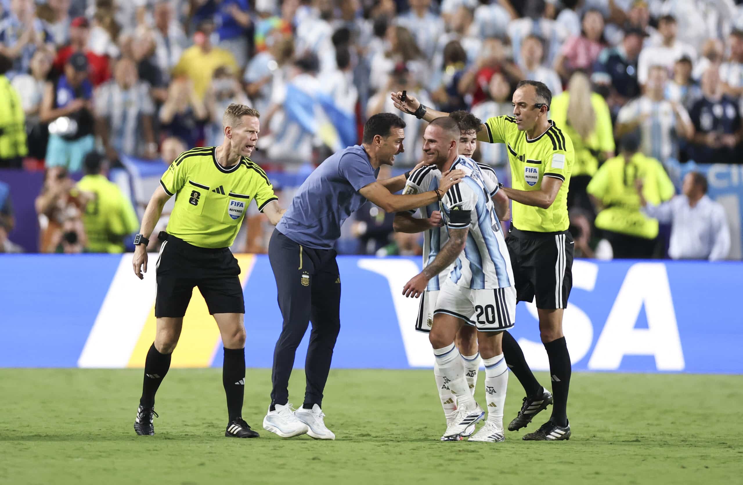 Julian Alvarez Lionel Scaloni Alexis Mac Allister Argentiina