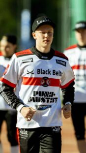 Puna-Mustat Valtteri Savilahti