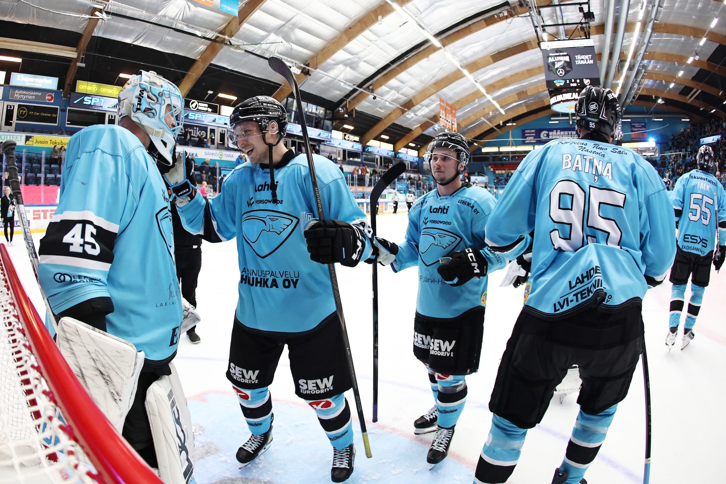 Lahden Pelicans juhlii voittoa SM-liigassa syksyllä 2026