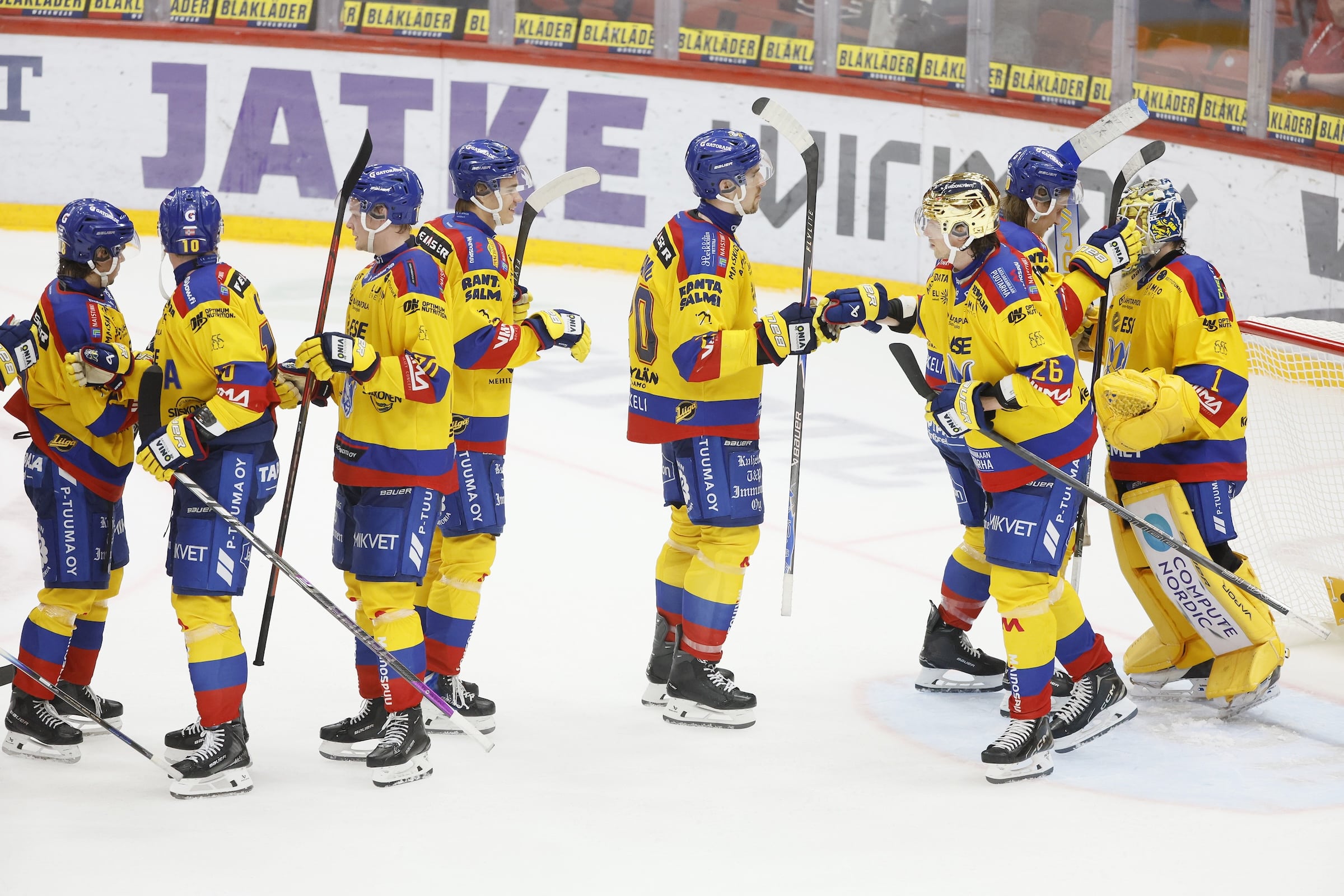 Mikkelin Jukurit juhlii voittoa Helsingin jäähallissa syksyllä 2026