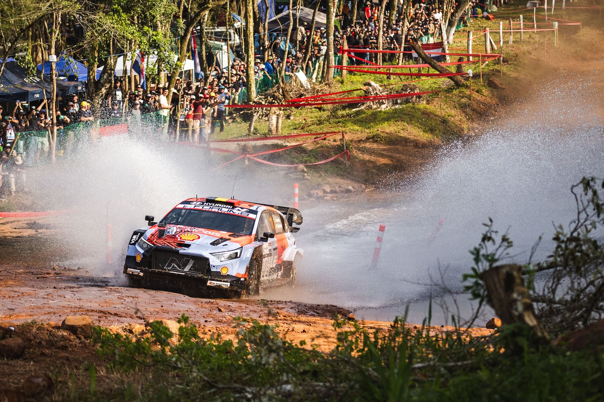 Hyundain Thierry Neuville Paraguayn MM-rallissa 2026