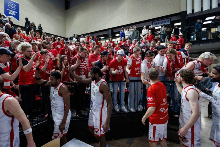 Korisliiga yleisö Salo