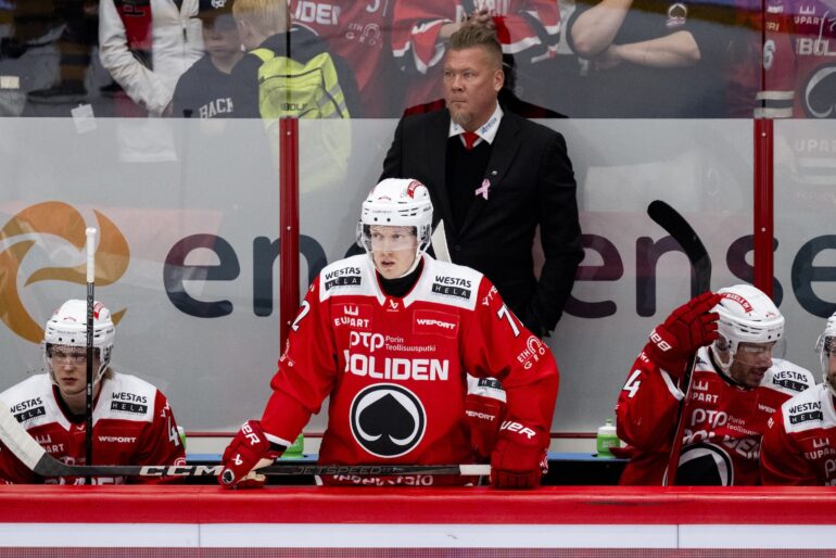 Porin Ässien päävalmentaja Jarno Pikkarainen