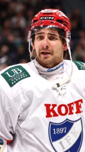 HIFK:n Niko Huuhtanen ottelussa Jokereita vastaan 8.10 2026